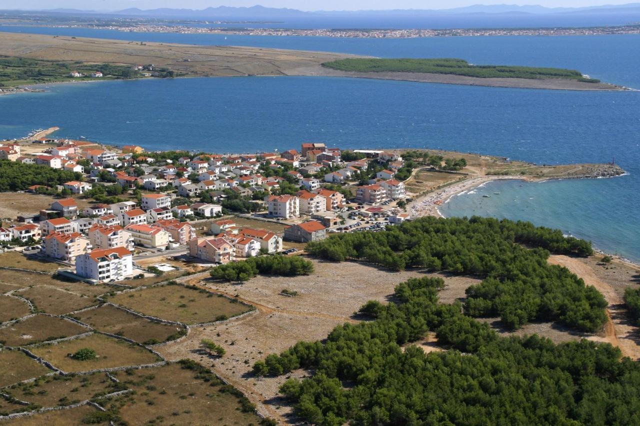 Family Friendly Apartments With A Swimming Pool Povljana, Pag - 244 Exteriér fotografie
