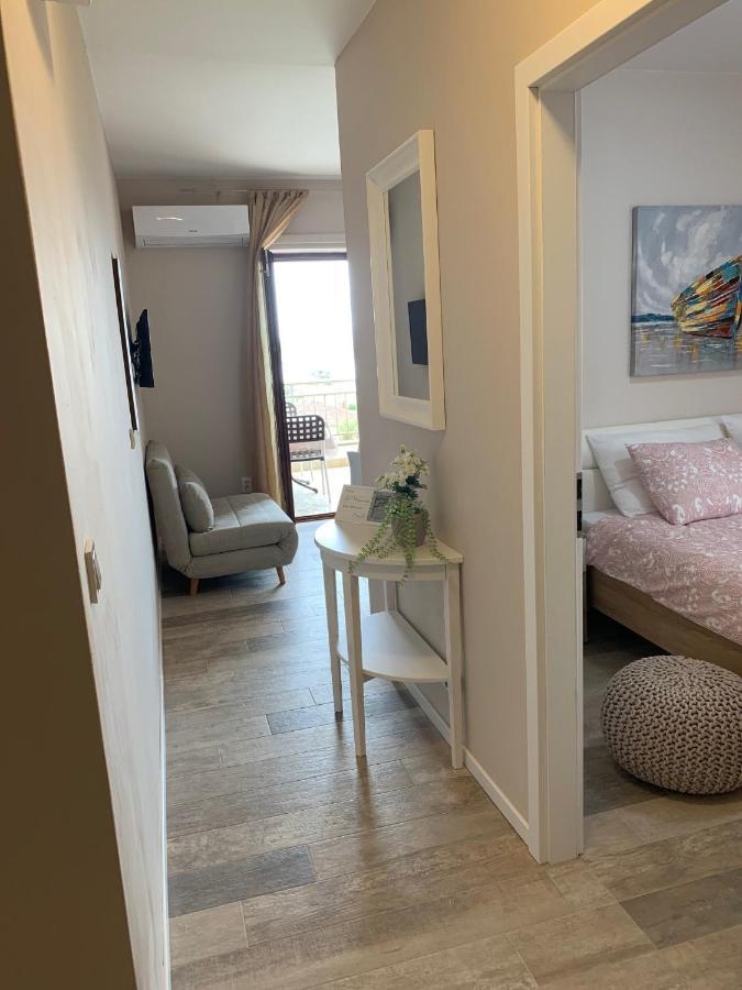 Family Friendly Apartments With A Swimming Pool Povljana, Pag - 244 Exteriér fotografie