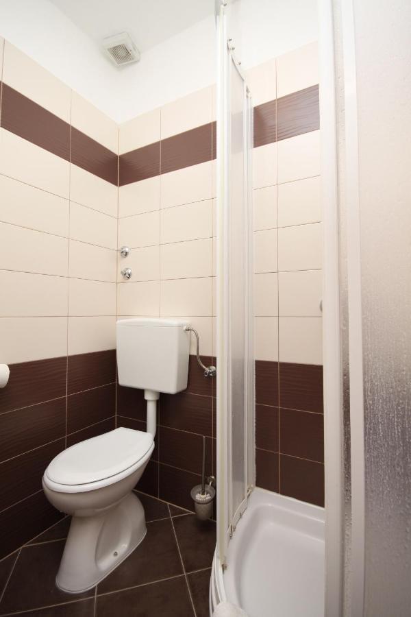 Family Friendly Apartments With A Swimming Pool Povljana, Pag - 244 Exteriér fotografie