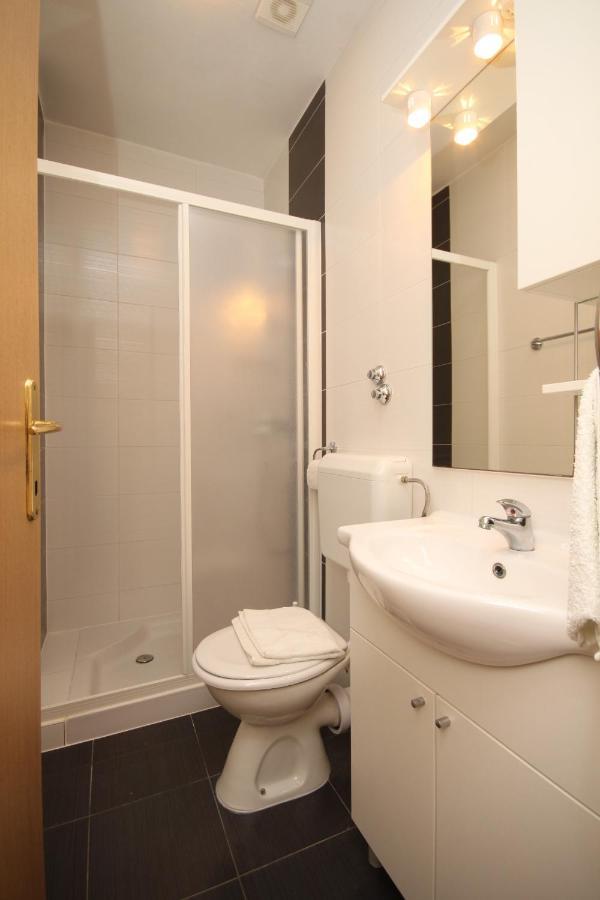 Family Friendly Apartments With A Swimming Pool Povljana, Pag - 244 Exteriér fotografie