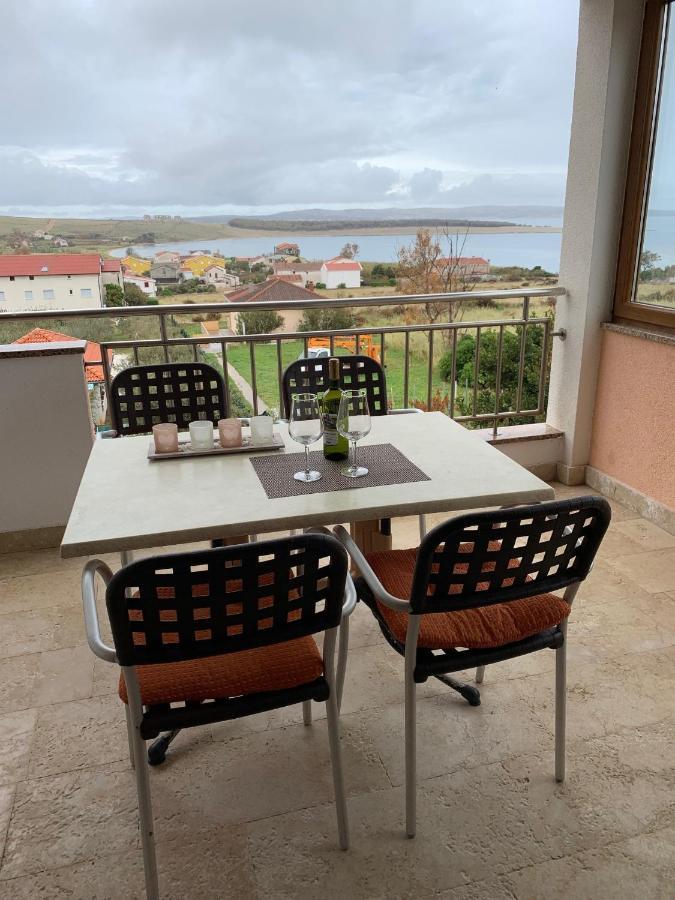 Family Friendly Apartments With A Swimming Pool Povljana, Pag - 244 Exteriér fotografie