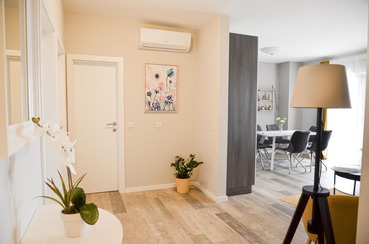 Family Friendly Apartments With A Swimming Pool Povljana, Pag - 244 Exteriér fotografie