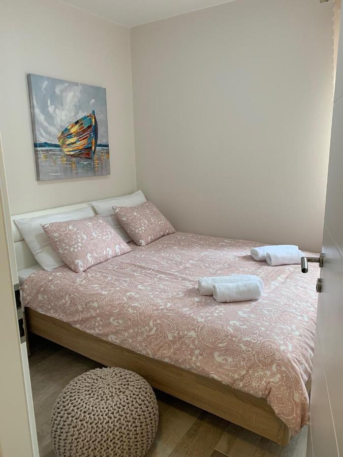 Family Friendly Apartments With A Swimming Pool Povljana, Pag - 244 Exteriér fotografie