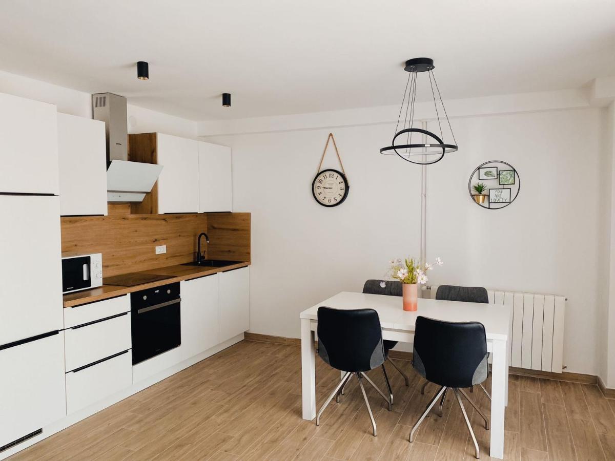 Family Friendly Apartments With A Swimming Pool Povljana, Pag - 244 Exteriér fotografie